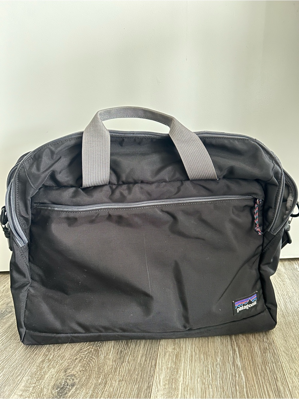Patagonia Black Travel Briefcase - Lightweight Men’s Bag zipper damage